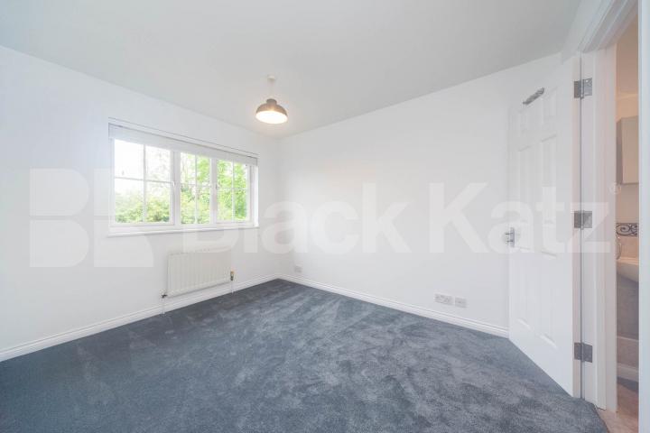 Semi-detached 3 bedroom house located close to major amenities Jules Throne Ave, Enfield